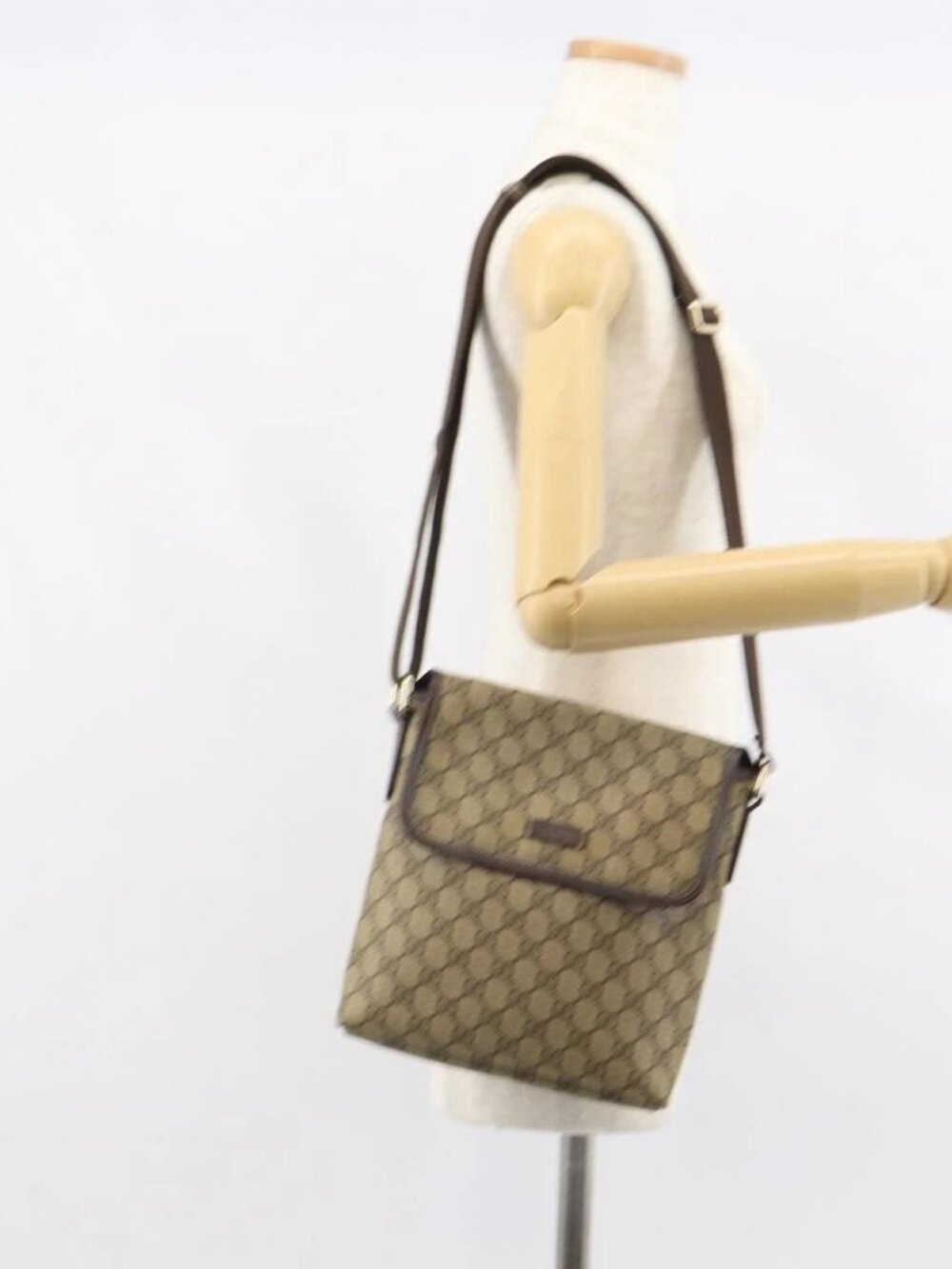GUCCI GG Supreme Shoulder Bag PVC Beige Gold 223666 Auth ka1236